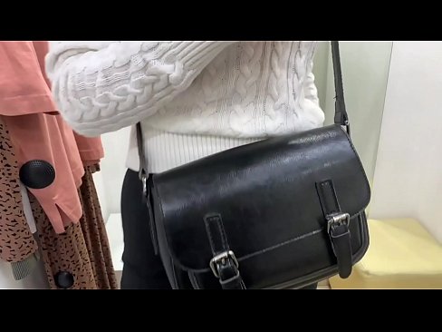 ❤️ Ëffentlech Masturbatioun vu jonke Bitch FeralBerry mat engem Dildo am Fittingsraum ❤️❌ Pornovideo bei eis lb.passiveincome1.ru ❌❤